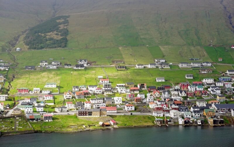 Vágur Harbor House